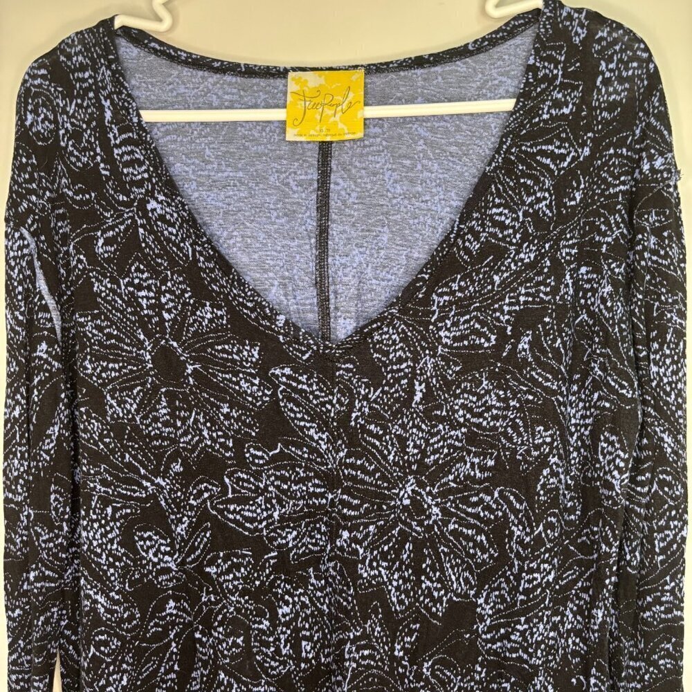 FREE PEOPLE Top Women XS Black Blue V-Neck Linen Blend Ruched Long Sleeve Hi-Lo
